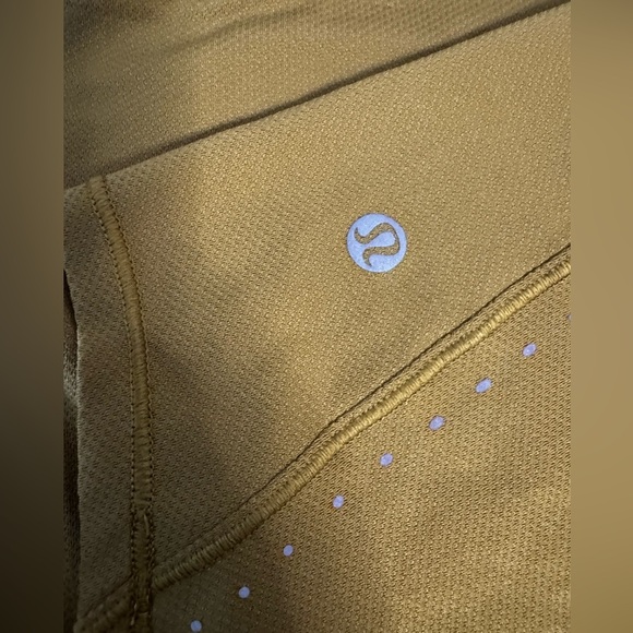 Lululemon High-Neck Running and Training Tank Top Sz 8 in Auric Gold 88 EUC - Picture 9 of 13